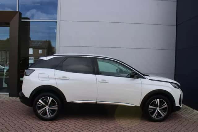Peugeot 3008 (2021) thumbnail 5