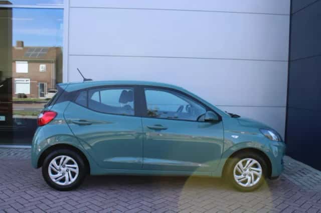 Hyundai i10 (2023) thumbnail 5