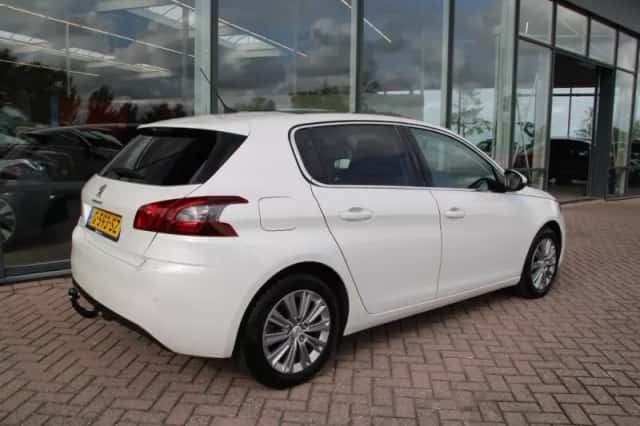 Peugeot 308 (2019) thumbnail 4