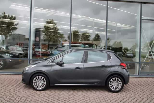 Peugeot 208 (2016) thumbnail 2
