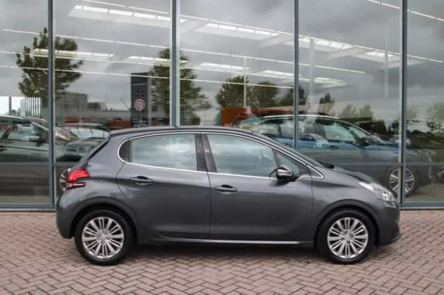 Peugeot 208 (2016) thumbnail 5