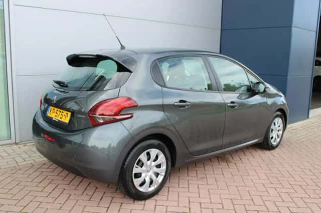 Peugeot 208 (2016) thumbnail 4