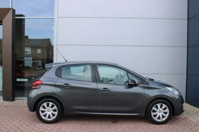 Peugeot 208 (2016) thumbnail 5