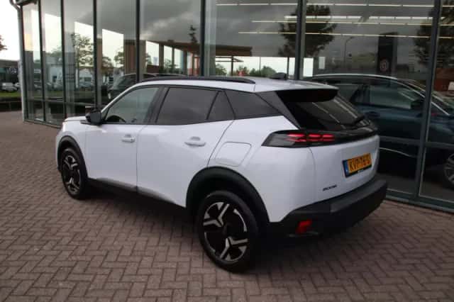 Peugeot 2008 (2025) thumbnail 3