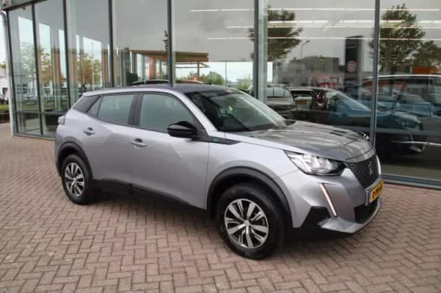 Peugeot e-2008 (2022) thumbnail 6