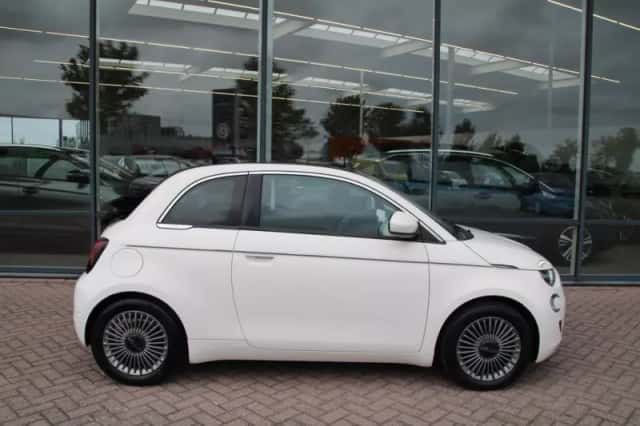 Fiat 500C (2023) thumbnail 5