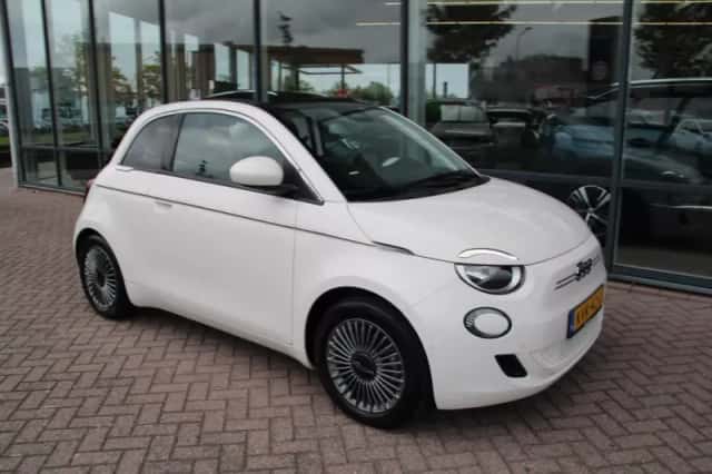 Fiat 500C (2023) thumbnail 6