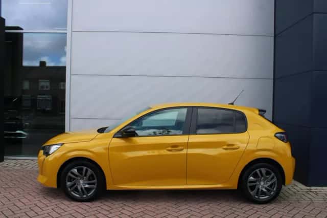 Peugeot 208 (2022) thumbnail 2