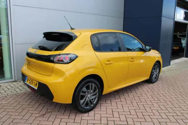 Peugeot 208 (2022) thumbnail 4
