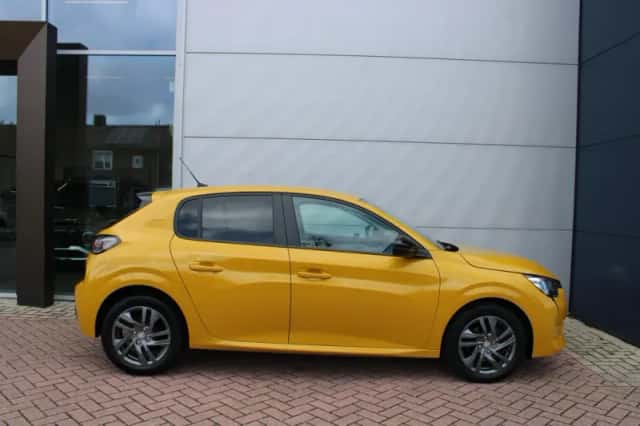 Peugeot 208 (2022) thumbnail 5