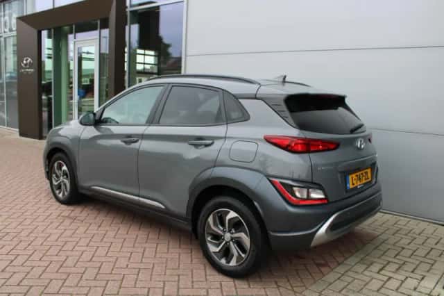Hyundai Kona (2021) thumbnail 3