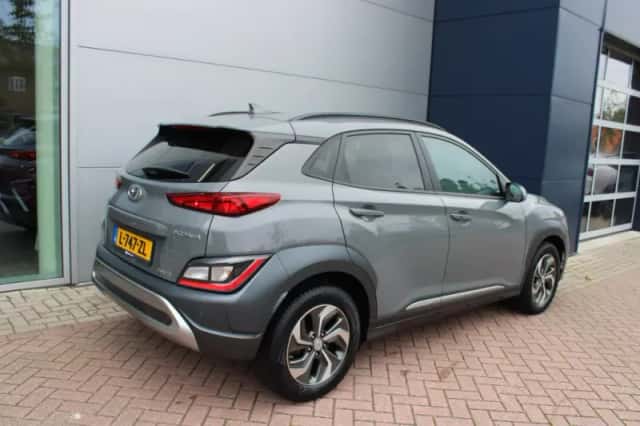 Hyundai Kona (2021) thumbnail 4