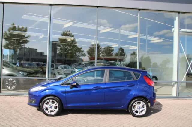 Ford Fiesta (2017) thumbnail 2