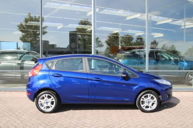 Ford Fiesta (2017) thumbnail 5