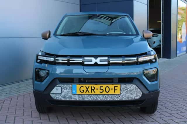 Dacia Spring (2024) thumbnail 3
