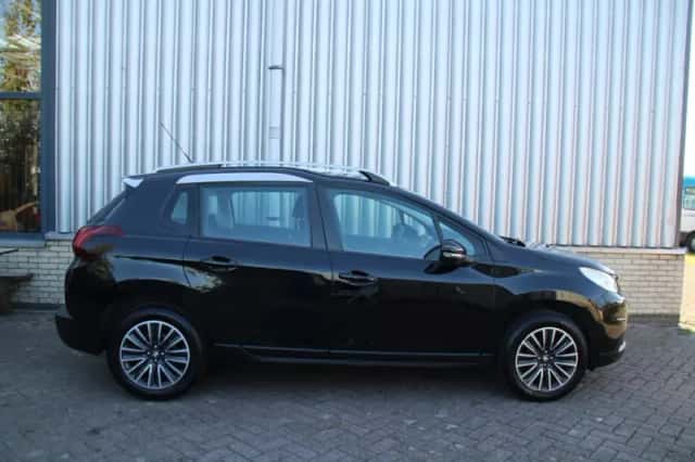 Peugeot 2008 (2016) thumbnail 5