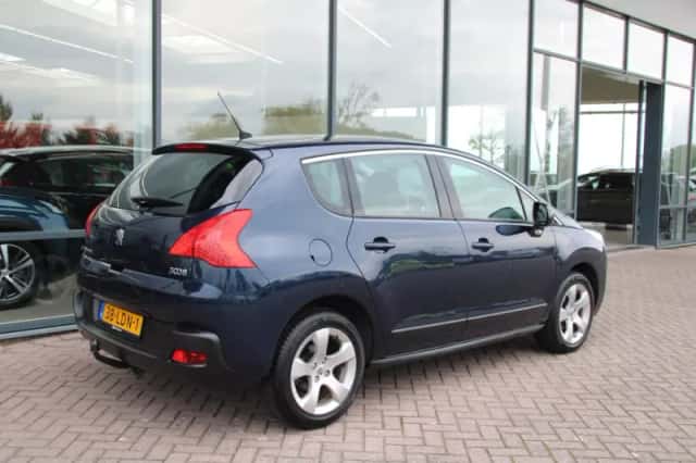 Peugeot 3008 (2010) thumbnail 4