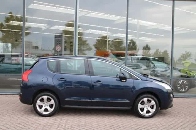 Peugeot 3008 (2010) thumbnail 5