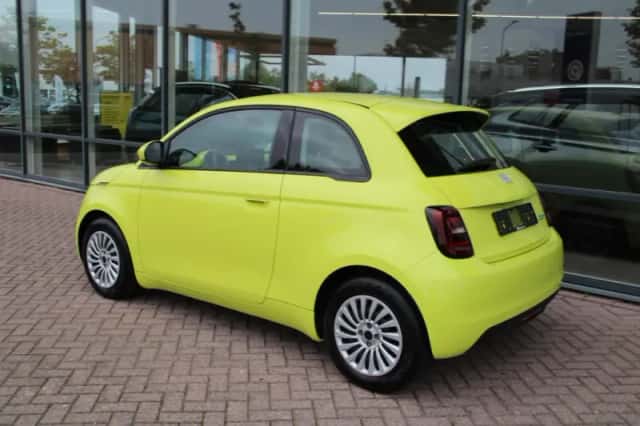 Fiat 500e (2024) thumbnail 3