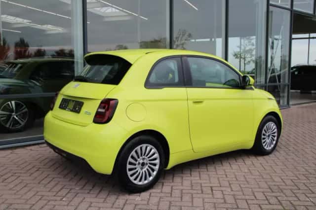 Fiat 500e (2024) thumbnail 4