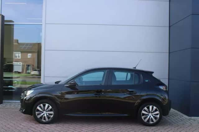 Peugeot e-208 (2021) thumbnail 2