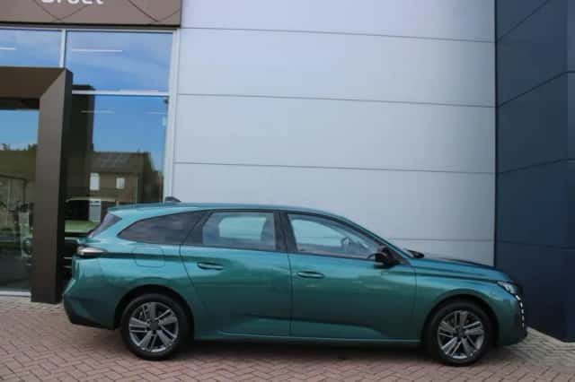 Peugeot 308 (2023) thumbnail 5
