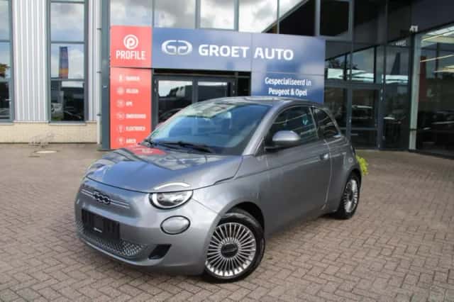 Fiat 500 (2024) thumbnail 1