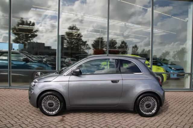 Fiat 500 (2024) thumbnail 2