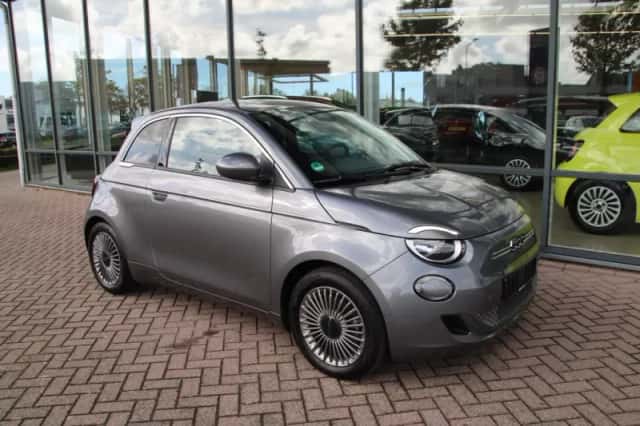 Fiat 500 (2024) thumbnail 6