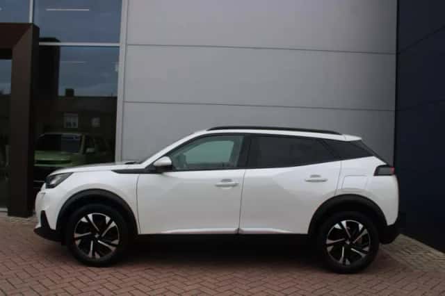 Peugeot 2008 (2021) thumbnail 2