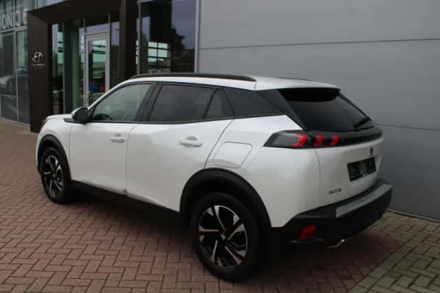 Peugeot 2008 (2021) thumbnail 3