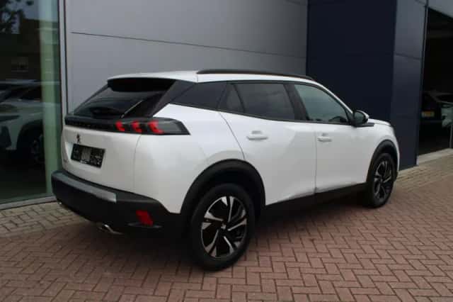 Peugeot 2008 (2021) thumbnail 4