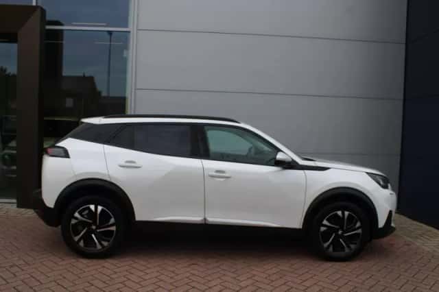 Peugeot 2008 (2021) thumbnail 5