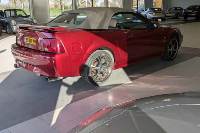 Ford Mustang (2004) thumbnail 4