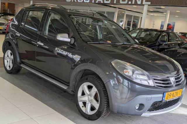 Dacia Sandero (2010) thumbnail 1