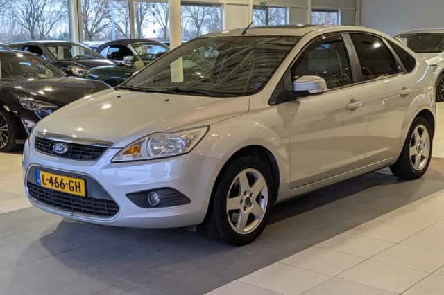 Ford Focus (2008) thumbnail 2