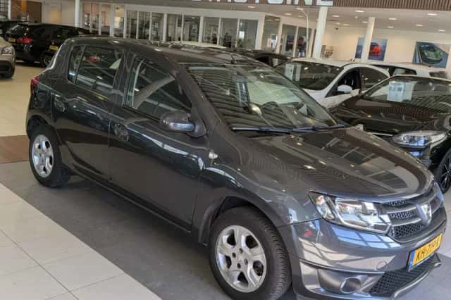 Dacia Sandero (2016) thumbnail 1