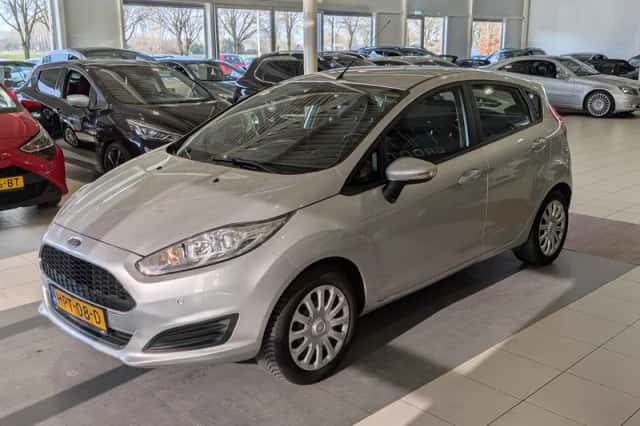Ford Fiesta (2017) thumbnail 2