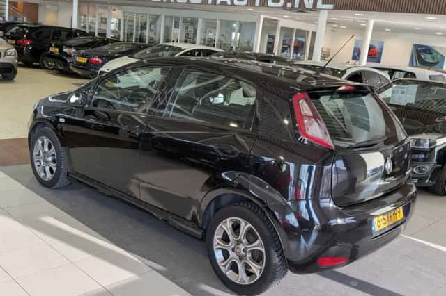 Fiat Punto (2013) thumbnail 3