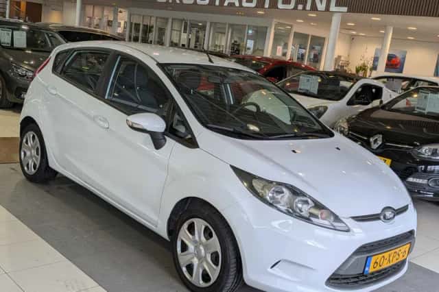 Ford Fiesta (2012) thumbnail 1