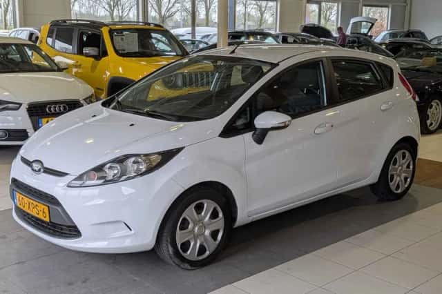 Ford Fiesta (2012) thumbnail 2