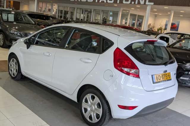 Ford Fiesta (2012) thumbnail 3