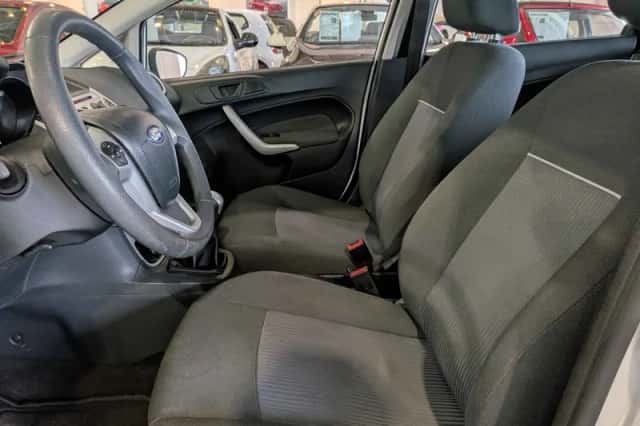 Ford Fiesta (2012) thumbnail 6