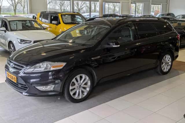 Ford Mondeo (2011) thumbnail 2