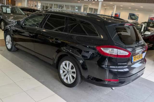 Ford Mondeo (2011) thumbnail 3