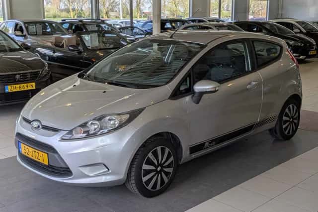 Ford Fiesta (2009) thumbnail 2