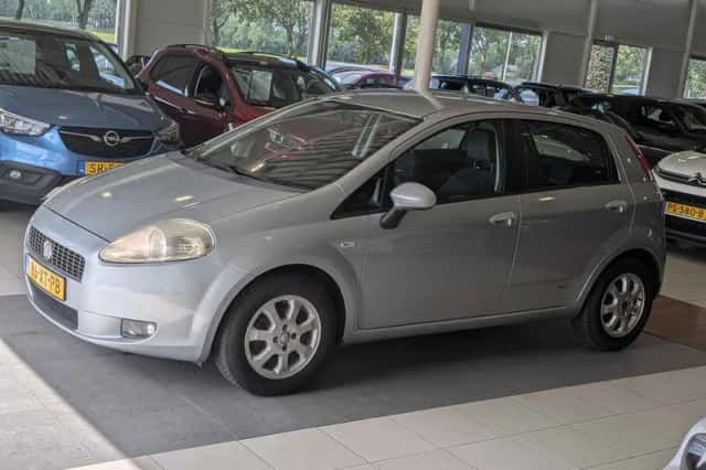 Fiat Grande Punto (2007) thumbnail 2