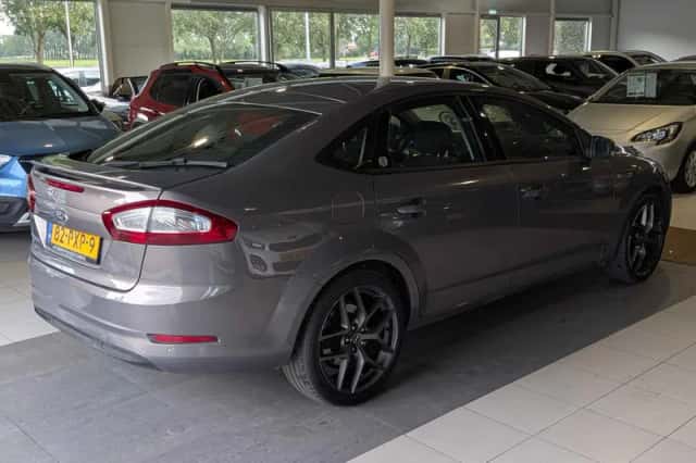 Ford Mondeo (2011) thumbnail 4