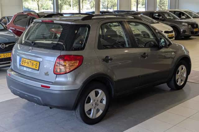 Fiat Sedici (2009) thumbnail 4