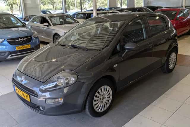 Fiat Punto (2016) thumbnail 2
